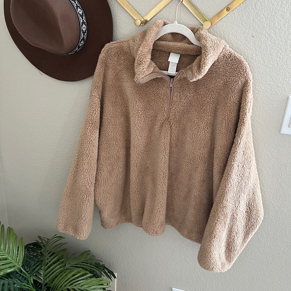 H&M Tops - H&M Tan fuzzy furry fleece Teddy half zip pullover sweatshirt shirt top